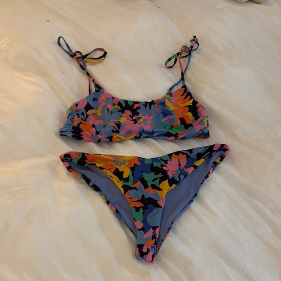 Floral Two-Piece Set with Tie Straps - Picture 3 of 8